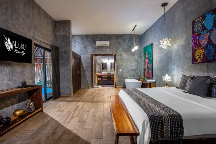 Room 10 of 74