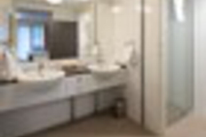 Room 113 of 210