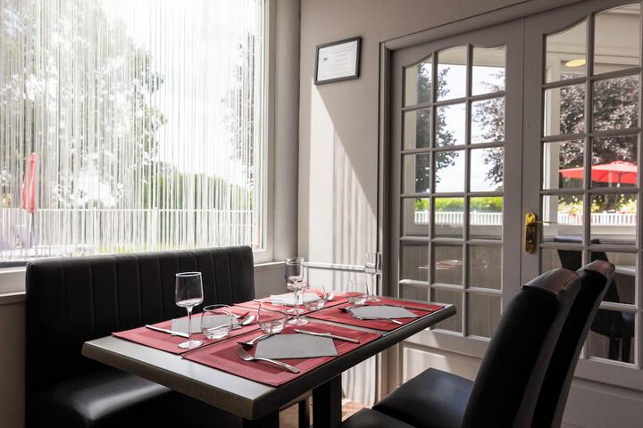 Dining 47 of 67