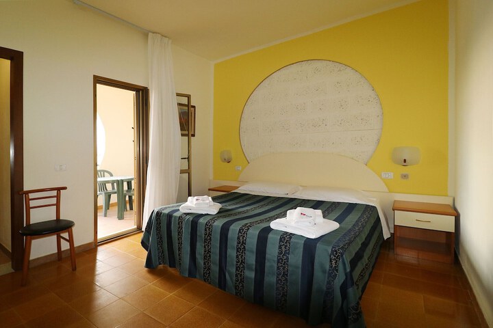 Room 16 of 150