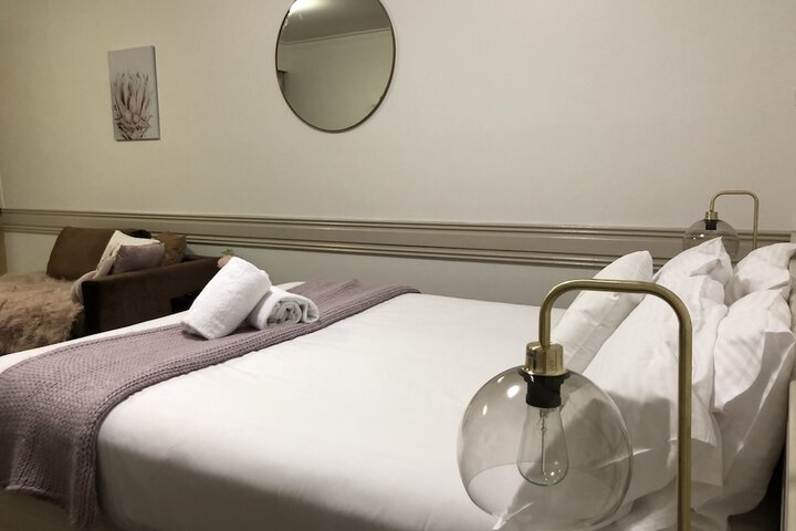 Room 12 of 33