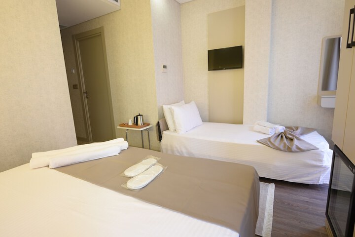 Room 10 of 19