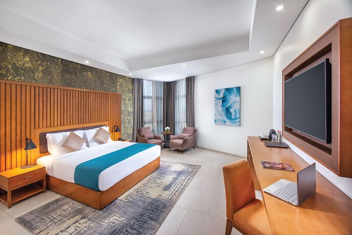 Room 3 of 33