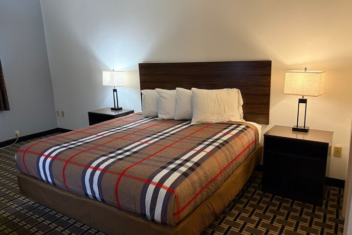 Room 17 of 39