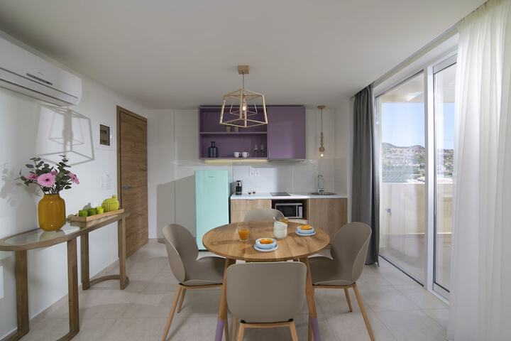 Private kitchenette