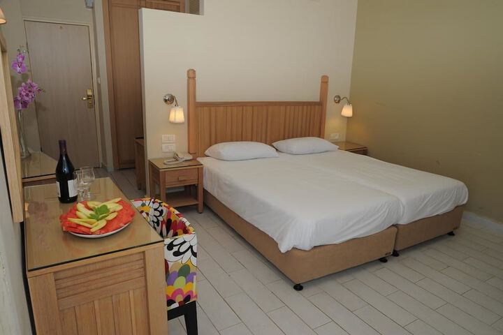 Room 5 of 22