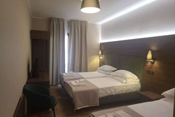 Room 3 of 39