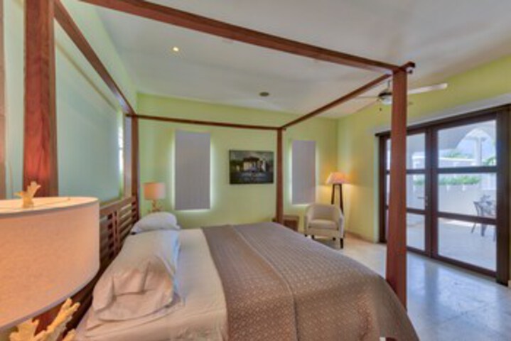 Room 25 of 31