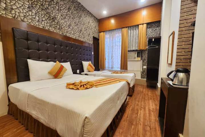 HOTEL RAUNAK