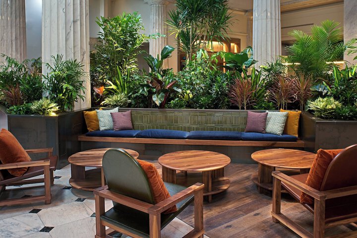 Lobby lounge