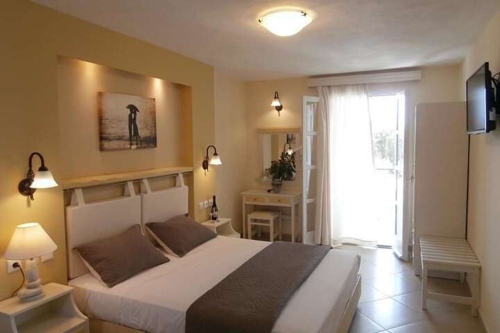Room 2 of 37