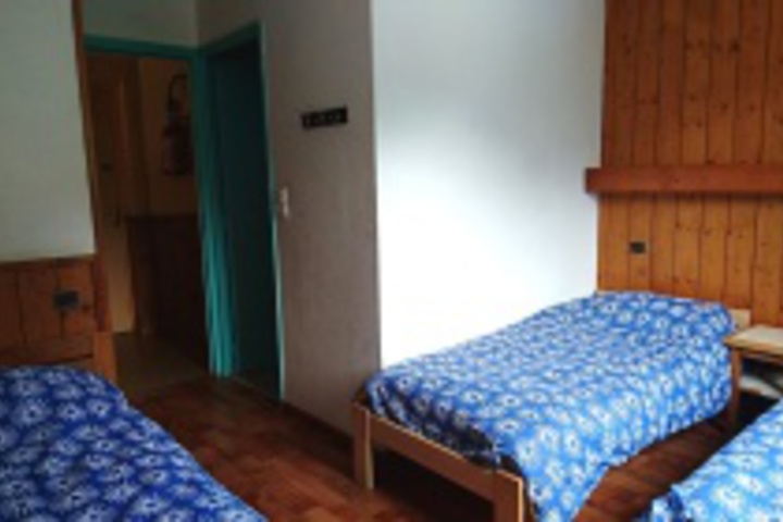 Room 163 of 216