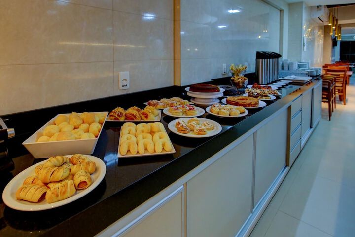 Dining 53 of 58