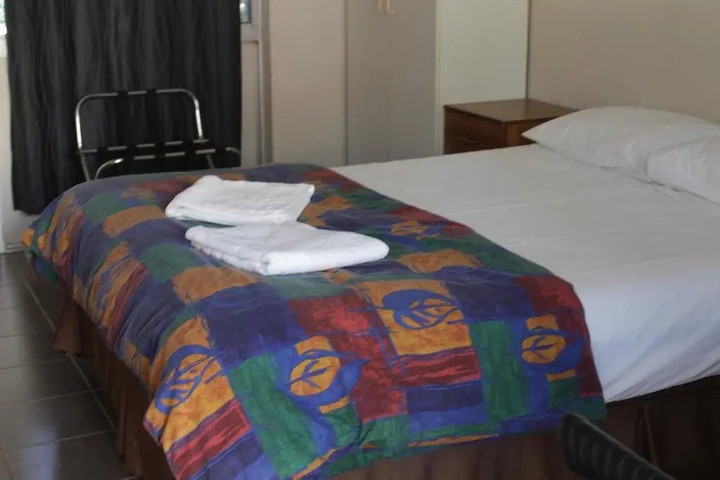 Room 4 of 10