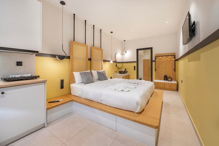 Room 6 of 74