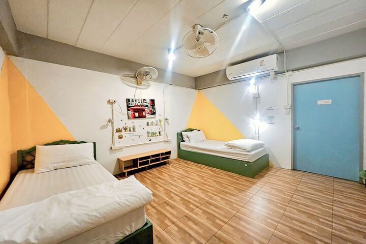 Room 44 of 94