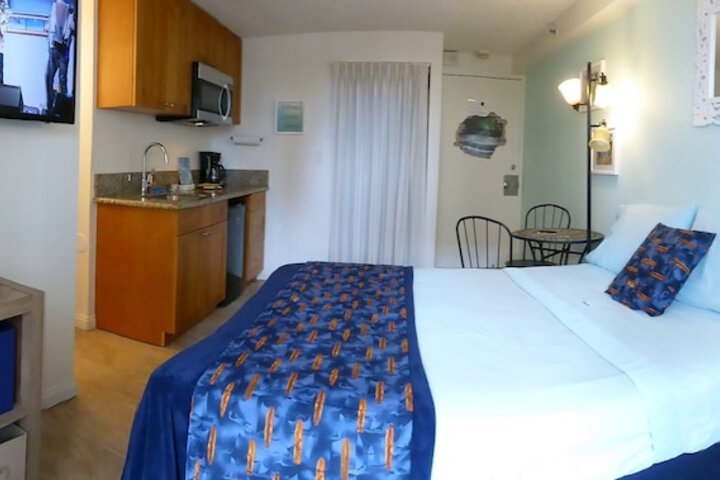 Kuhio Village Condominium 502a in Honolulu, HI