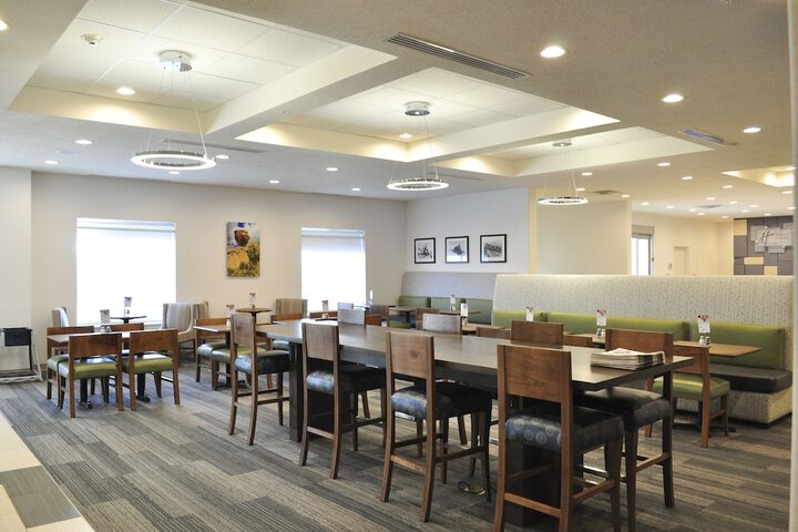 Breakfast/Coffee Service 27 of 45