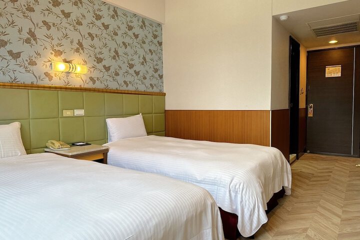 Room 4 of 21