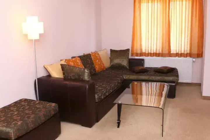 Room 5 of 14