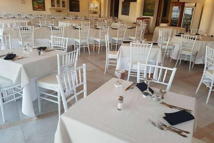Dining 48 of 59