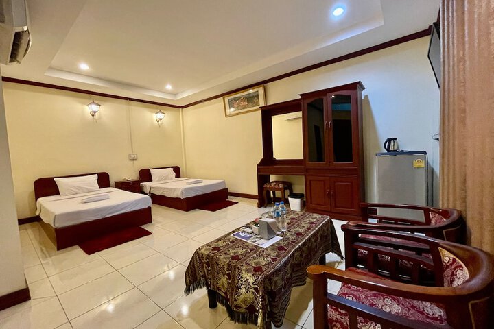 Room 9 of 24