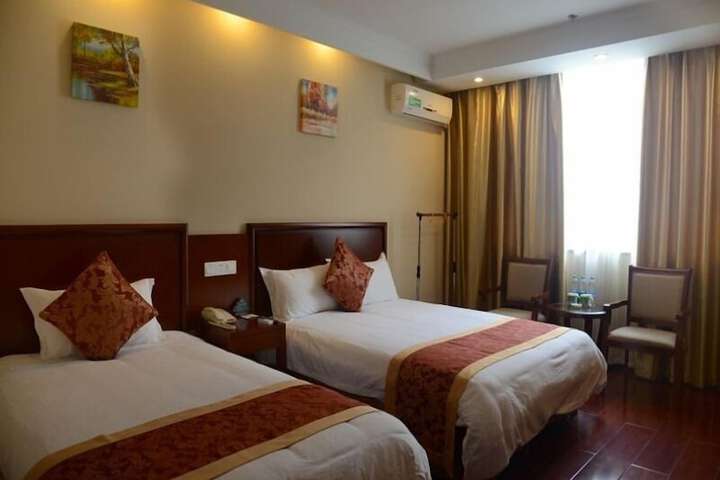 Room 6 of 23