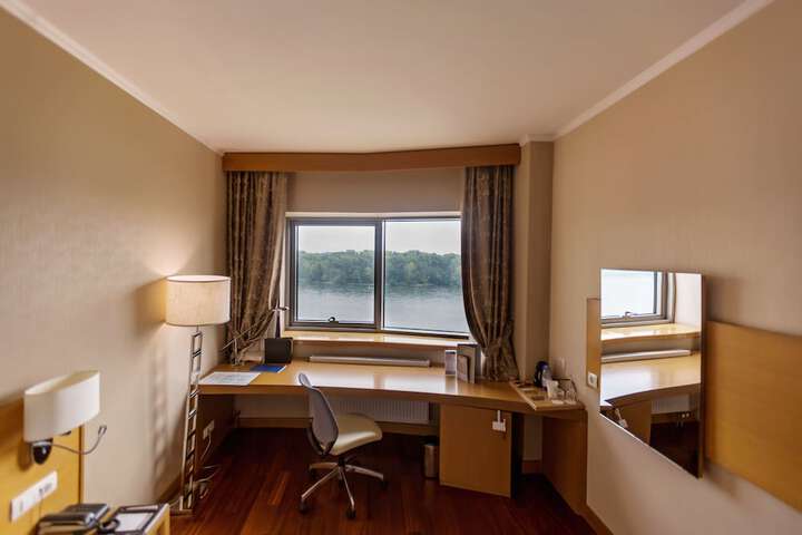 Room 9 of 79