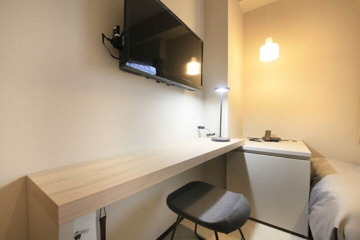Room 6 of 31