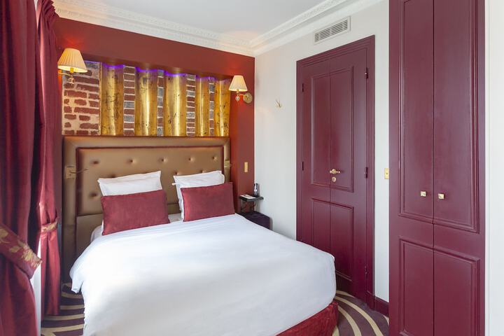 Room 3 of 39