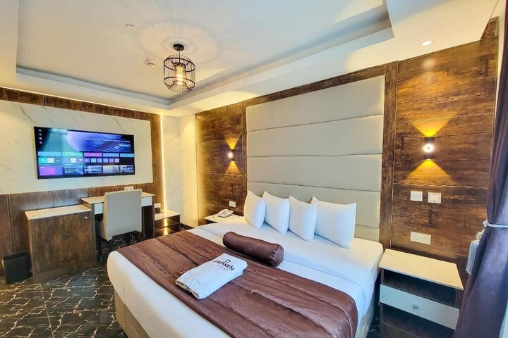 Room 2 of 13