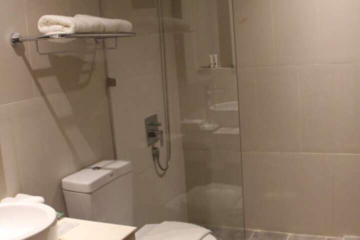 Room 16 of 31