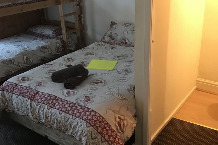 Room 33 of 48