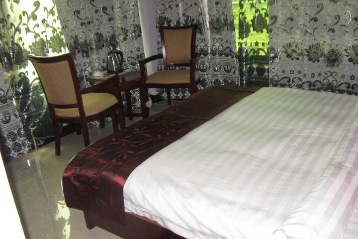 Room 3 of 23
