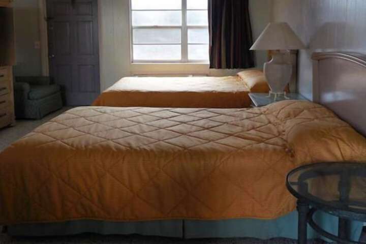 Room 3 of 25