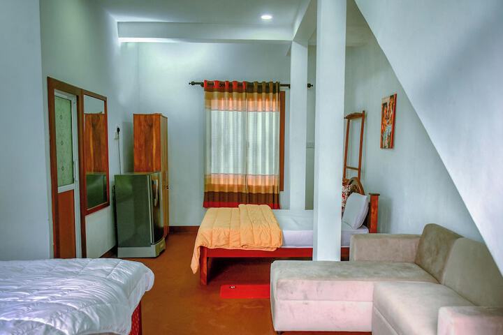 Room 5 of 50