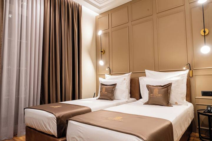 Room 40 of 82