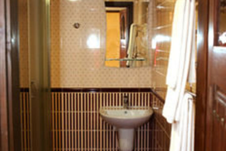 Room 4 of 35