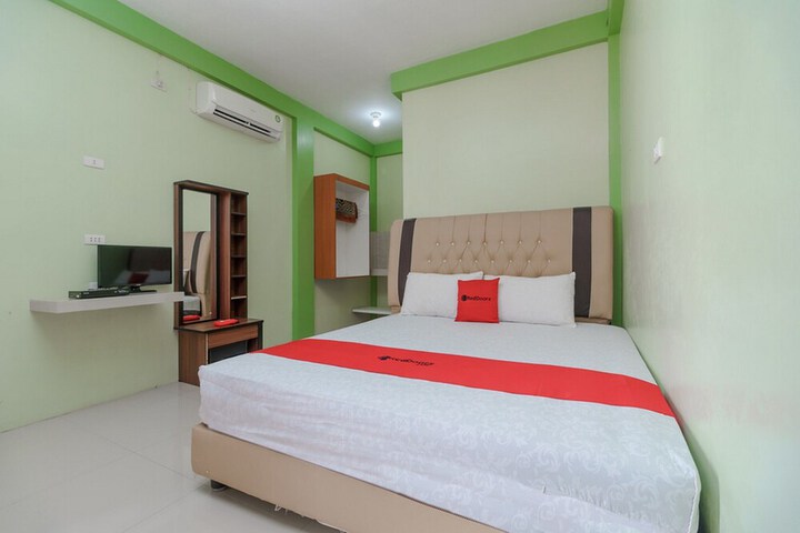 Room 10 of 12
