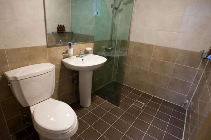 Room 6 of 38