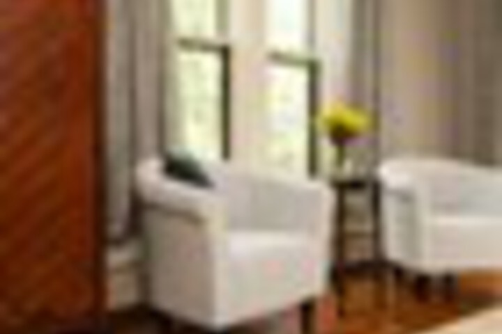 Room 35 of 282