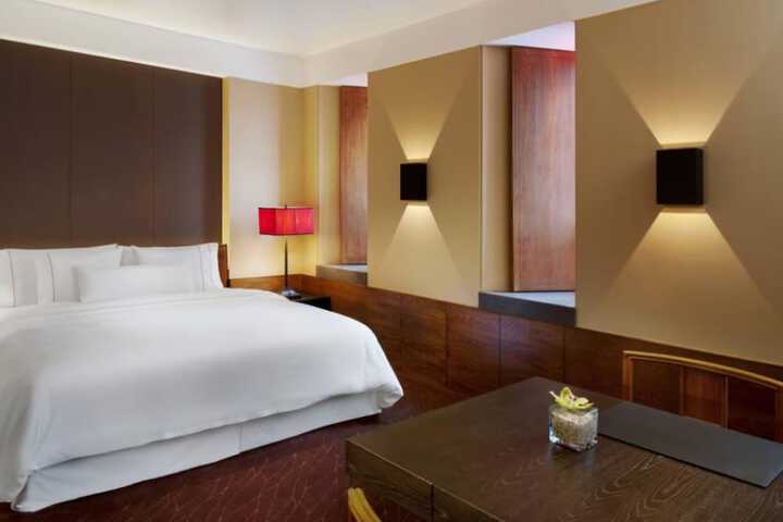 Room 51 of 77