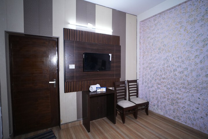 Room 25 of 43