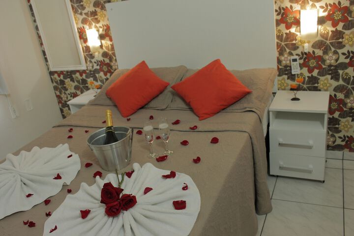 Hotel Suite Photo