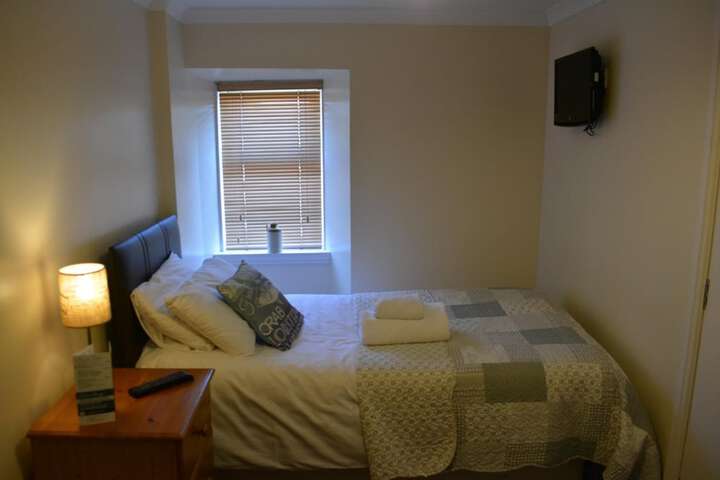 Room 4 of 30