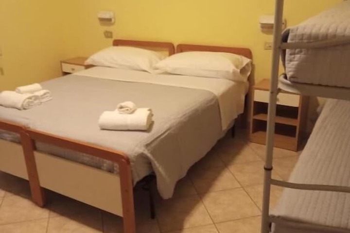 Room 11 of 44
