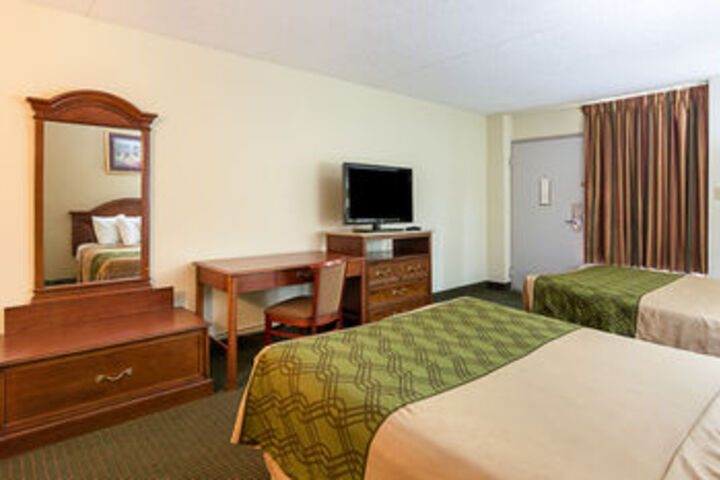 Hotel Suite Photo