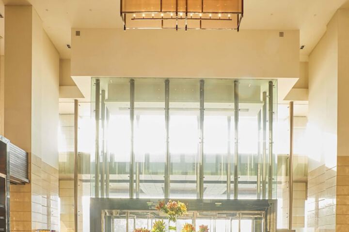 Entrance & Lobby