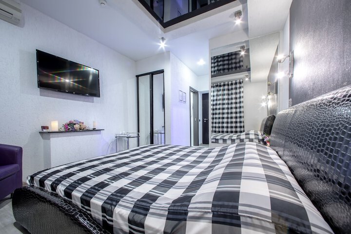 Room 7 of 42