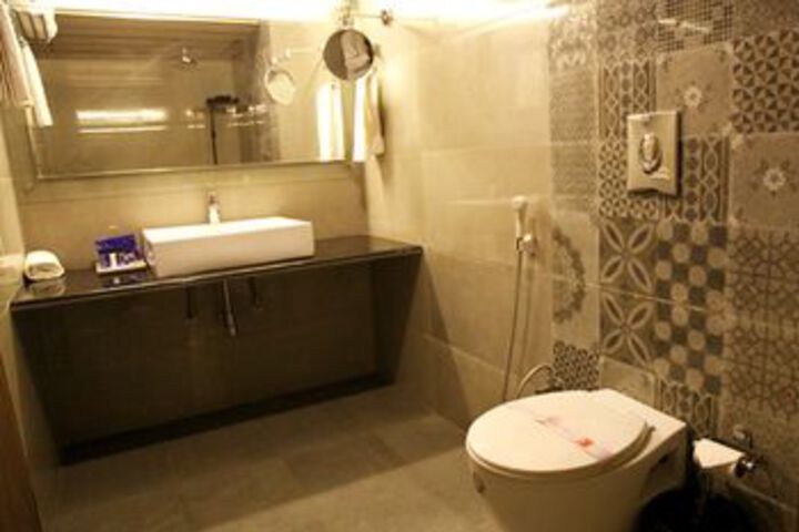 Room 5 of 23